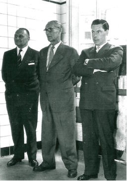 De directie van F.v.d.Valk en Co vlnr W.J. van Bruggen F.J.J. v.d. Valk F. Vrijaldenhoven