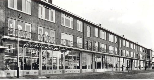 De nieuwbouw uit 1955 aan de 2e Schuytstraat