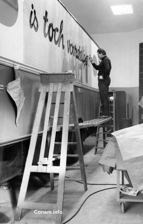 afbeelding 11 In Leiden werd de belettering verzorgd door Wim Steenvoort