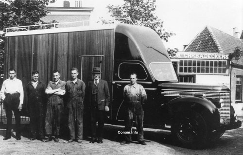 afbeelding 5 Twee generaties Deckers in 1938