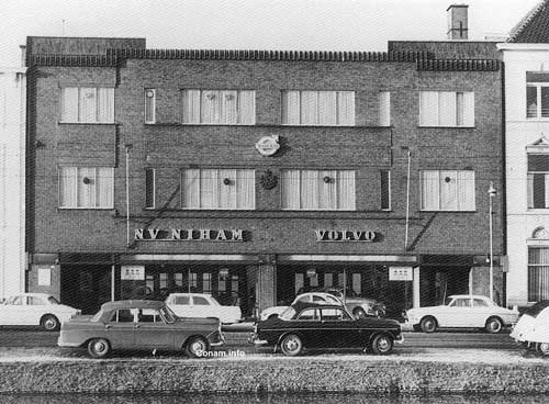 Adrian 29 Het pand van de Niham aan de Koninginnegracht in 1965