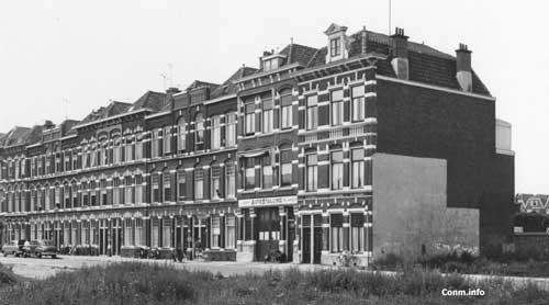 De François Valentijnstraat 88 in 1964 net voor de sloop
