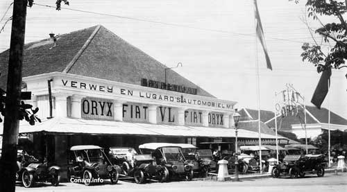 Het pand van Verwey & Lugard te Batavia (bron foto: Centro Storico Fiat).